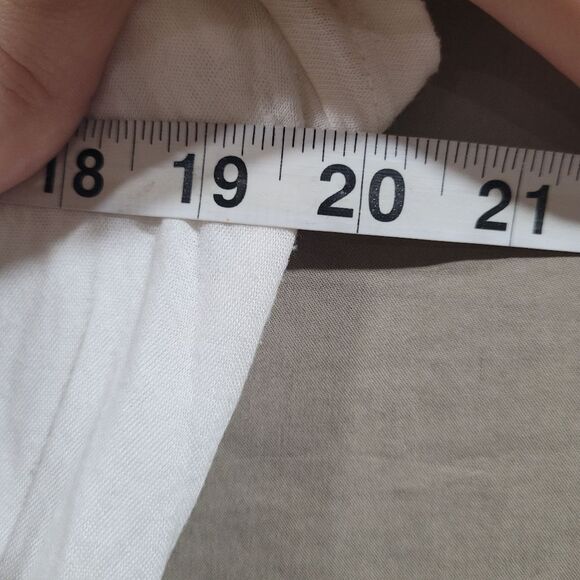 Charlotte Russe size medium white crop twisted front top - Picture 5 of 6